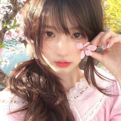 她比烟花寂寞